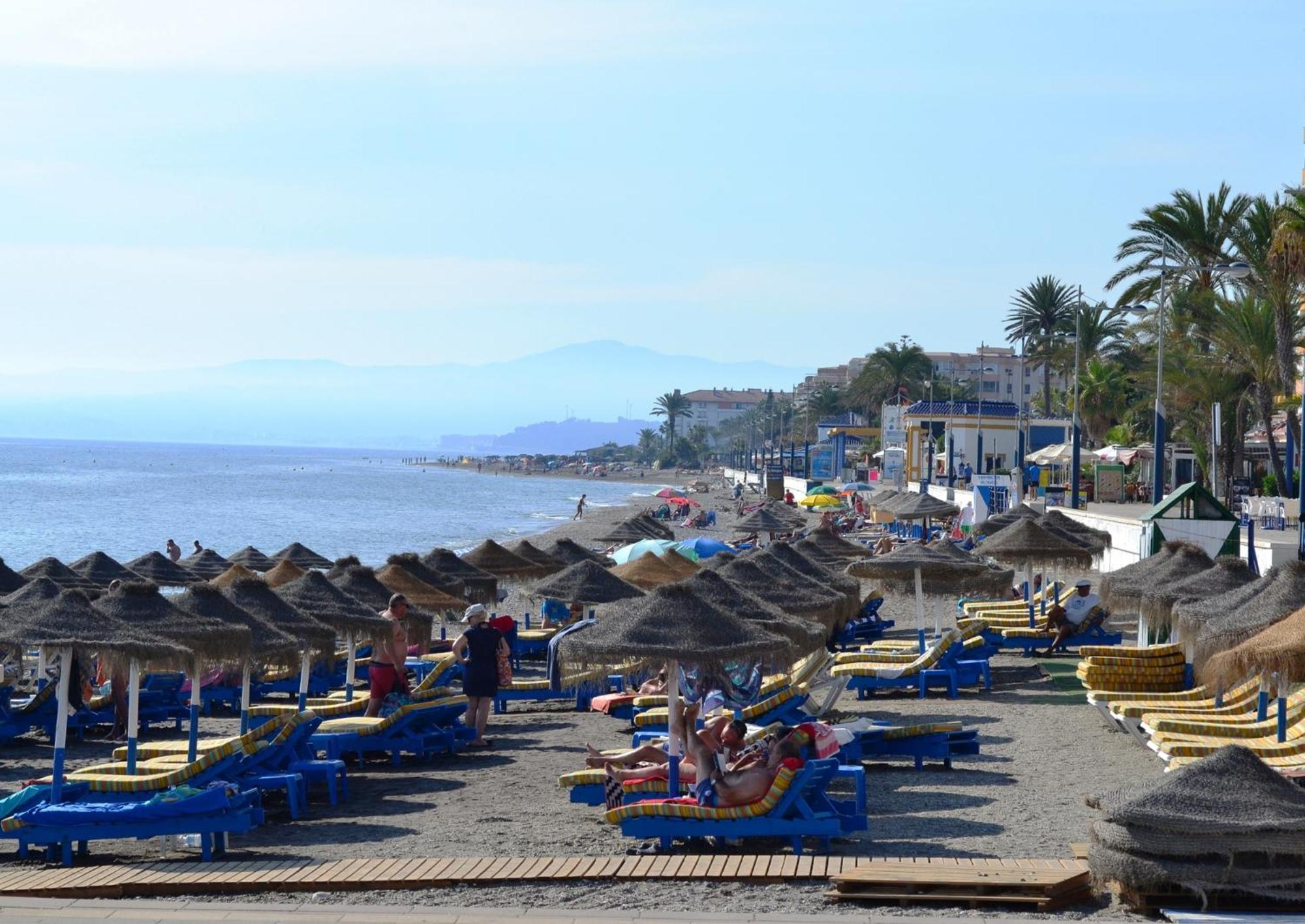 Spacious 1 Bedroom Apartment, Beach Front, Torrox Costa Zewnętrze zdjęcie