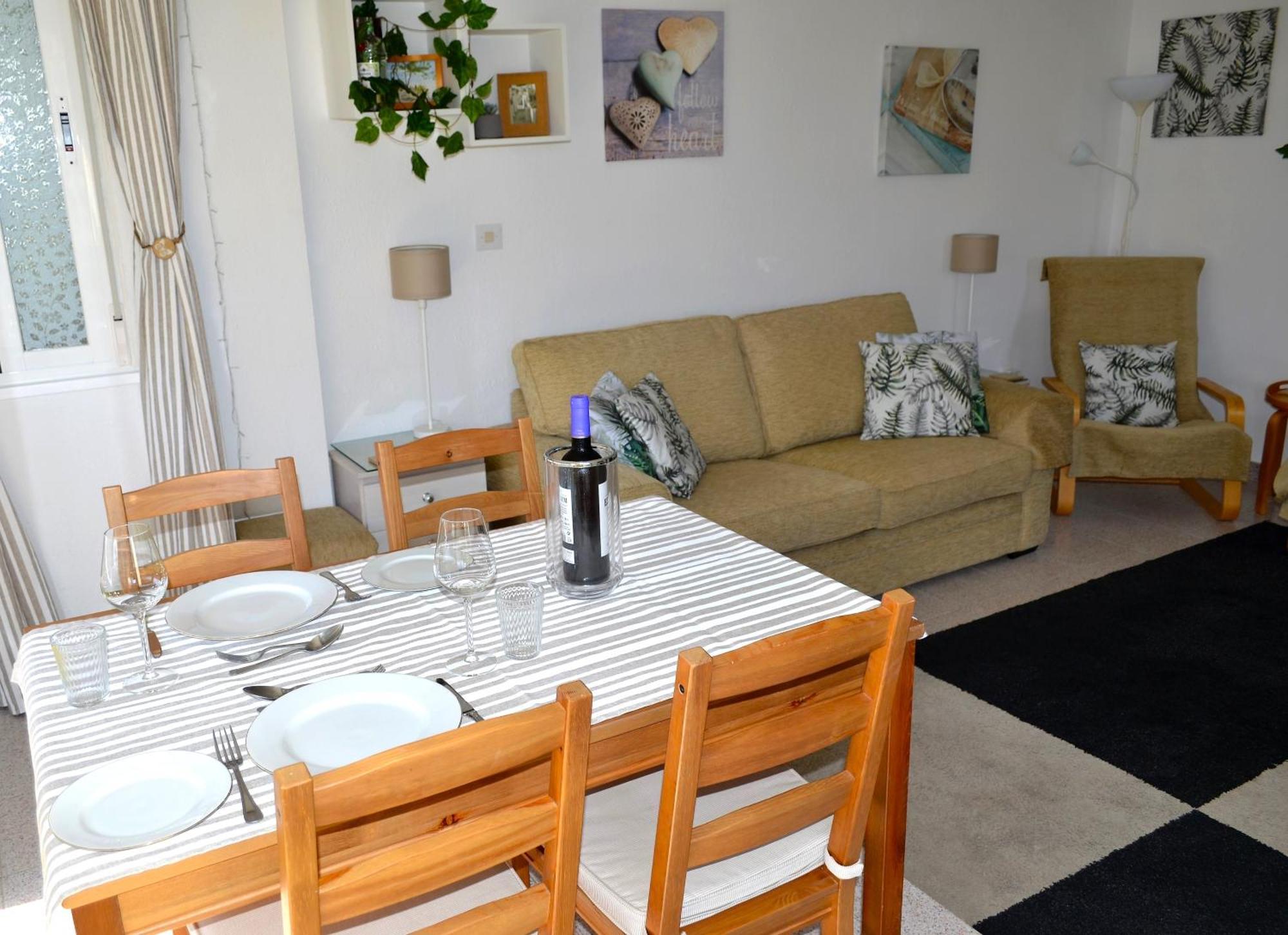 Spacious 1 Bedroom Apartment, Beach Front, Torrox Costa Zewnętrze zdjęcie