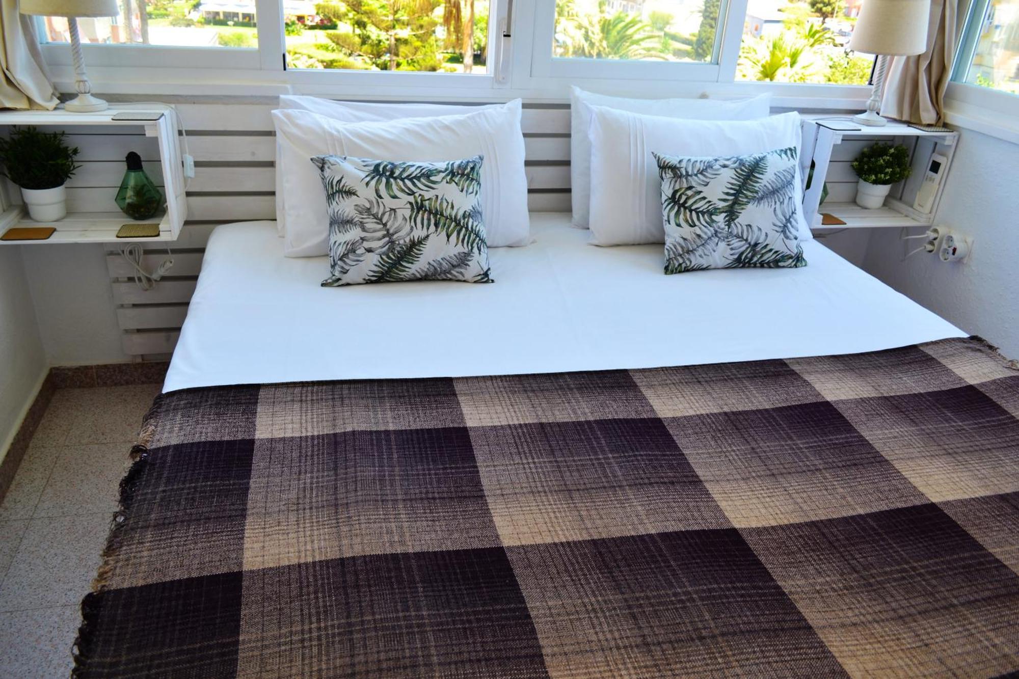 Spacious 1 Bedroom Apartment, Beach Front, Torrox Costa Zewnętrze zdjęcie